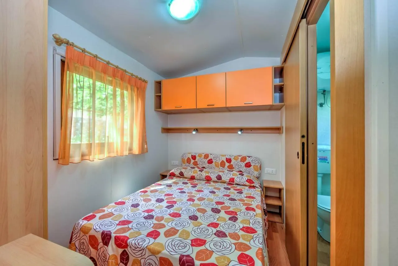 홀리데이파크 Le Esperidi Camping Ecoresort 마리나디비보나