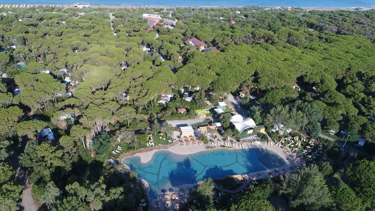 Le Esperidi Camping Ecoresort 마리나디비보나