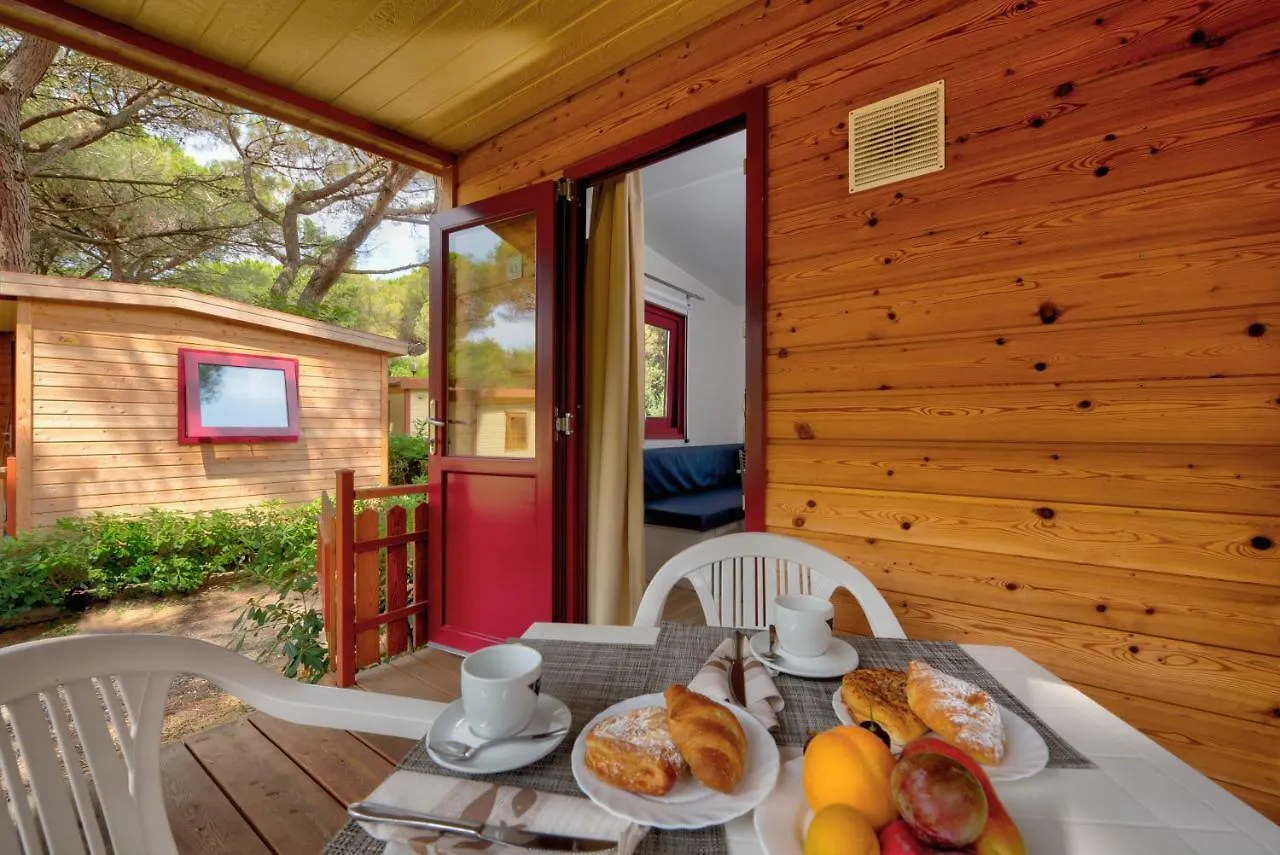 Le Esperidi Camping Ecoresort 마리나디비보나 2*,